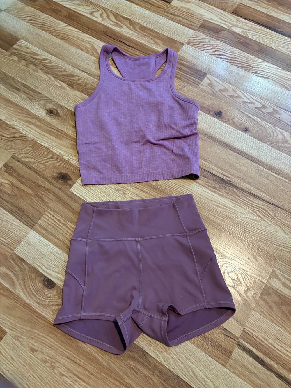Lulu set top sz 6 / shorts 4  Athletic Crop Tank & High-Waist Shorts Se